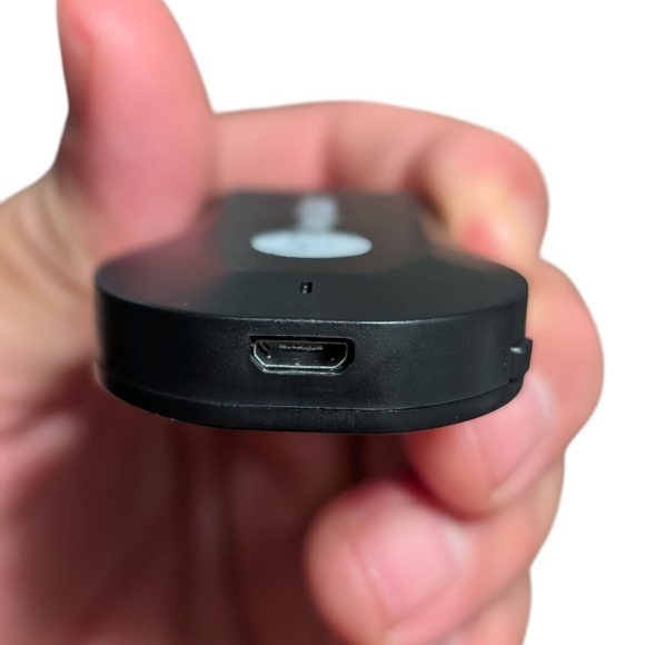 Black Wireless HDMI Display Adapter - Picture 3 of 5